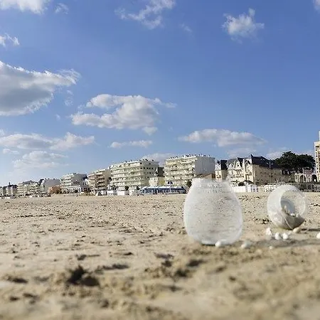 Pierre & Vacances Les Oceanes 아파트호텔 *